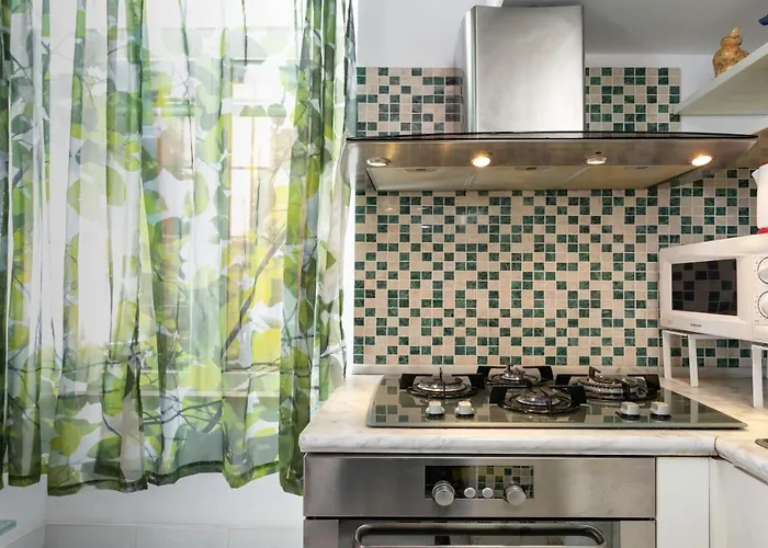 Bella Elena - Jewish Ghetto Apartment