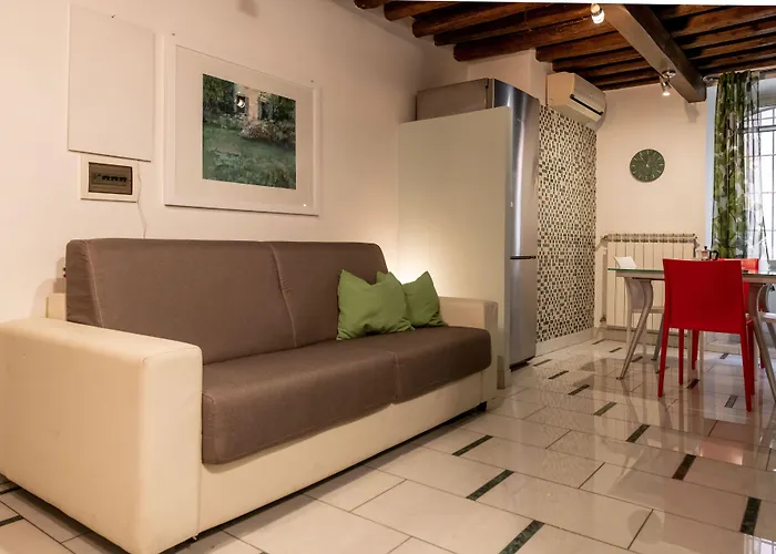 Bella Elena - Jewish Ghetto Apartment