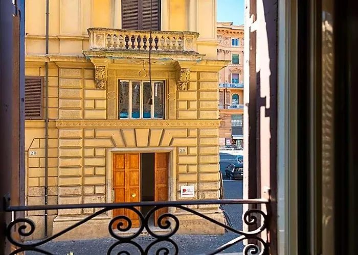 Bella Elena - Jewish Ghetto Apartment